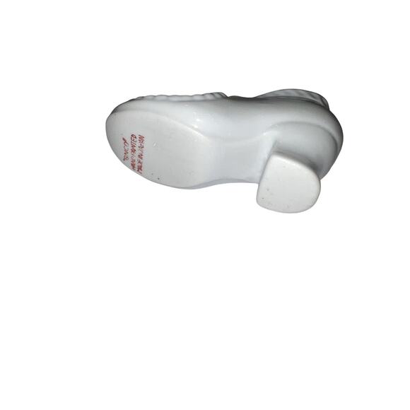 Vintage Souvenir GNCO Chinatown San Francisco CA Porcelain Shoe Made in Japan - Picture 7 of 7